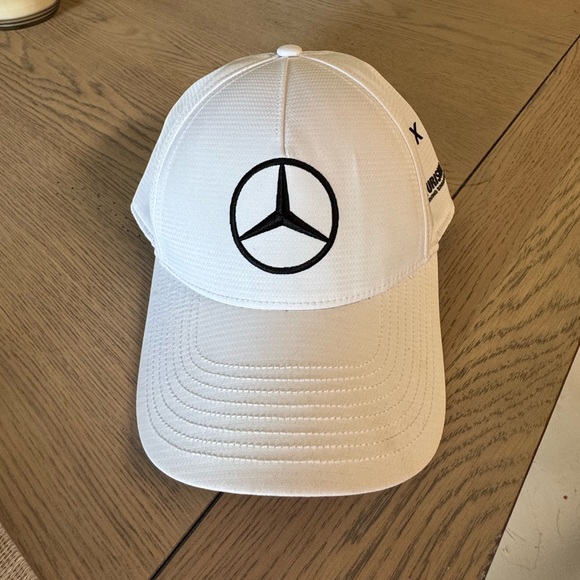 Mercedes AMG Petronas F1 Team Hat - Official Formula 1 Team Gear - Unisex - Picture 7 of 7